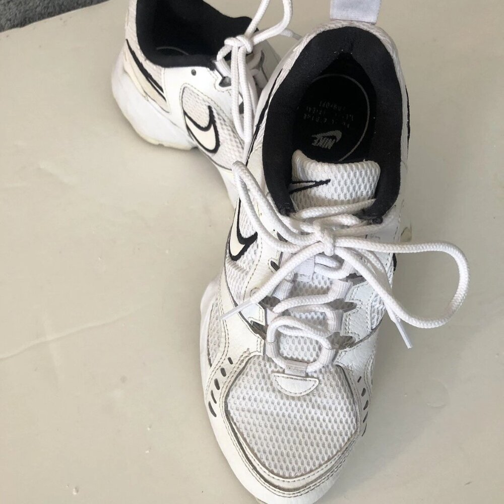 Nike Women's Air Heights Trainer Running Low Top White Black CI0603-102